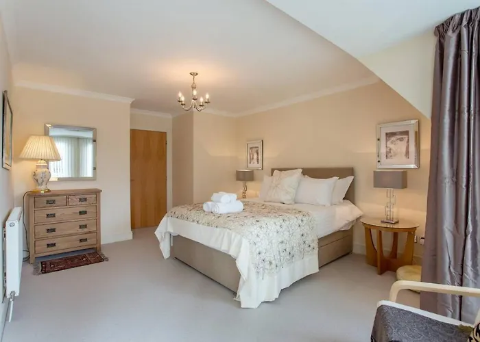 Joivy Inviting Near Leith Walk * Edinburgh