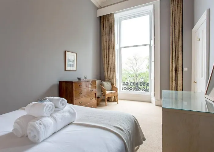 Joivy Spacious In New Town Prime Location Édimbourg