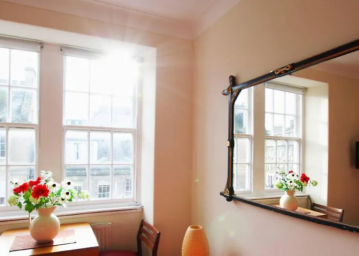 Joivy Bright Flat With Workspace In New Town 아파트 에든버러