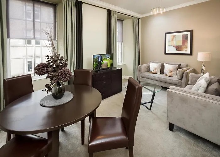 Nicolson Aparthotel 4*