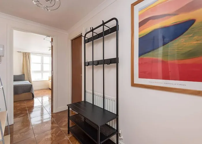 Апартаменты Joivy Old Town With Parking Close To Royal Mile Эдинбург