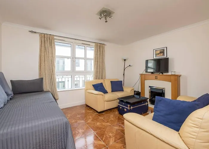 Апартаменты Joivy Old Town With Parking Close To Royal Mile
