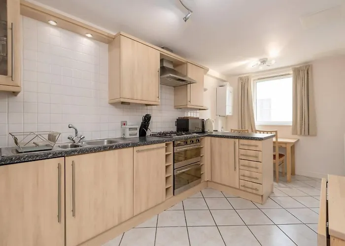 Joivy Old Town With Parking Close To Royal Mile Апартаменты