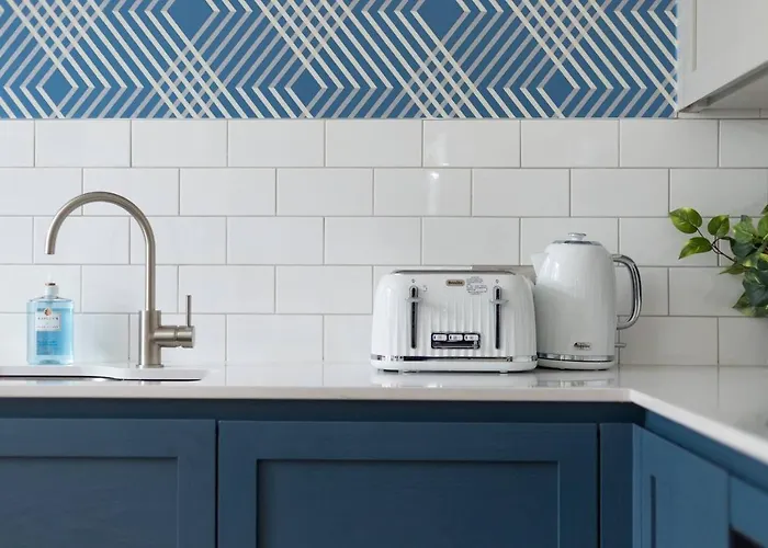 Luxury Renovated 1 Bed Nr St - Super *