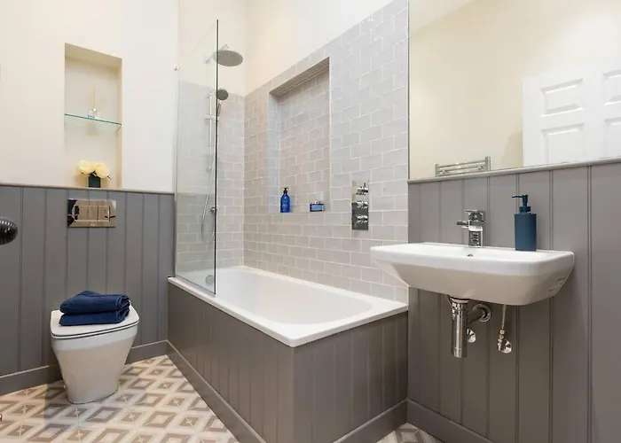 Luxury Renovated 1 Bed Nr St - Super