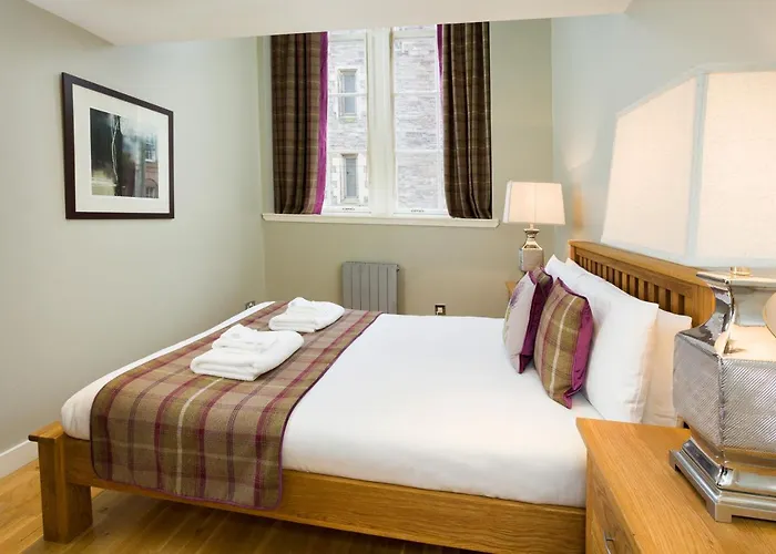 Aparthotel Nicolson 4*