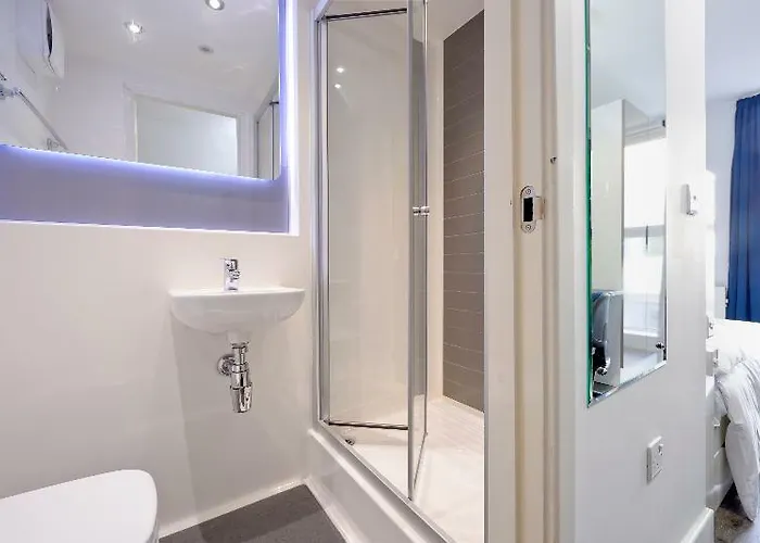 Hotel Destiny Student - Holyrood