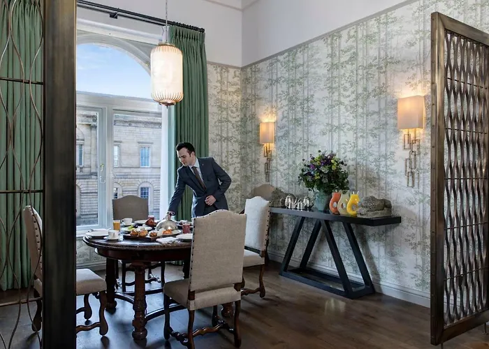 The Balmoral Hotel 5*