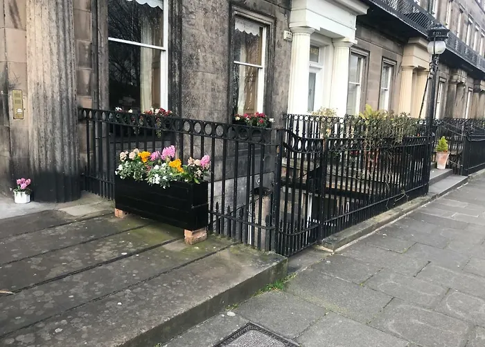 Fantastic 3 Double Bedrooms 2 Bathrooms Garden Sleeps 6 Apartament *