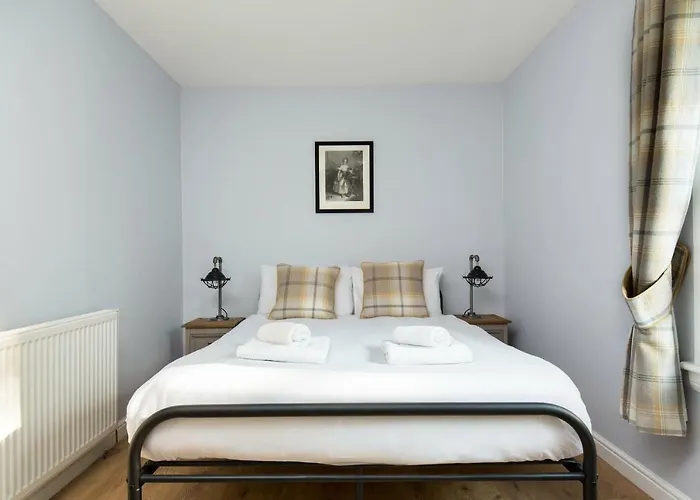 Holyrood Skyline Апартаменты *