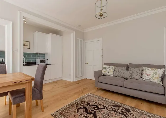 Daire Altido Elegant Georgian 2-bedrm Apt In Heart Of Old Town *