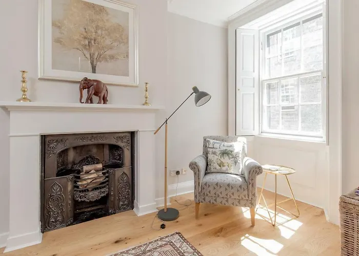 Daire Altido Elegant Georgian 2-bedrm Apt In Heart Of Old Town Edinburgh
