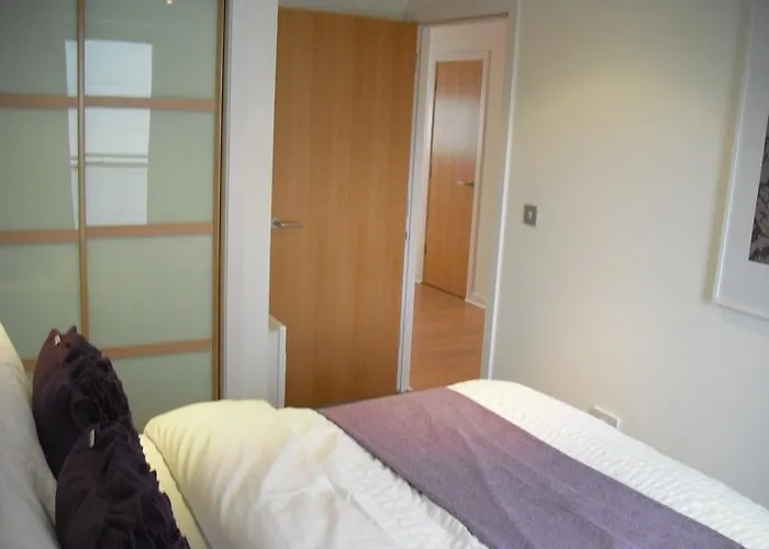 Waterfront * Edinburgh