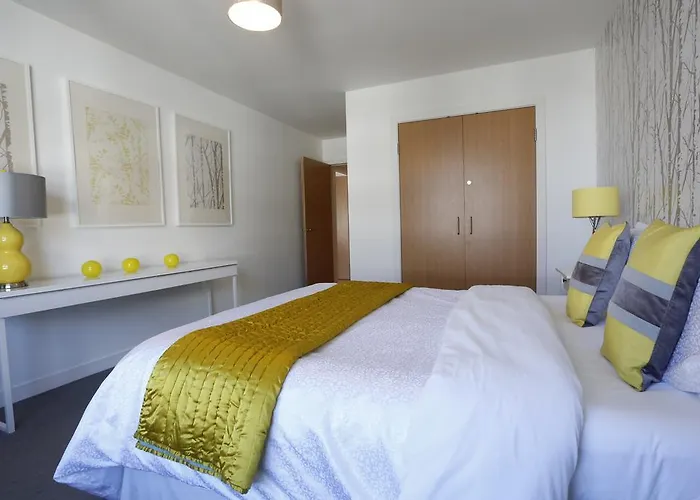 Waterfront Apartment *