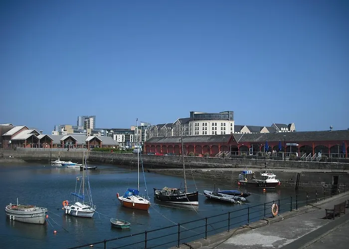 Waterfront Apartment Edinburgh