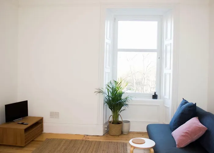 Apartment Modern 1 Bedroom Flat In The Heart Of