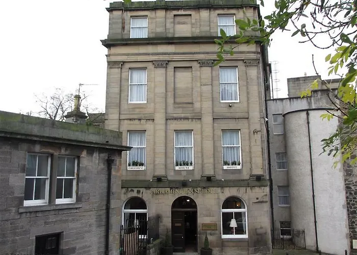 The Parliament House 3*