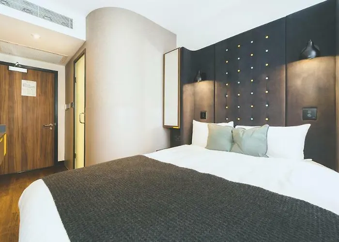 Hotel Point A Haymarket Edinburgh