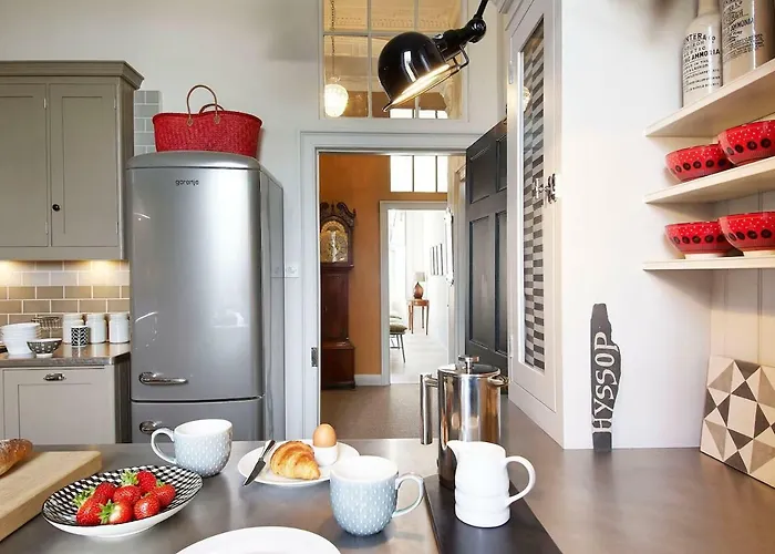 The Art House At The New Town Apartament