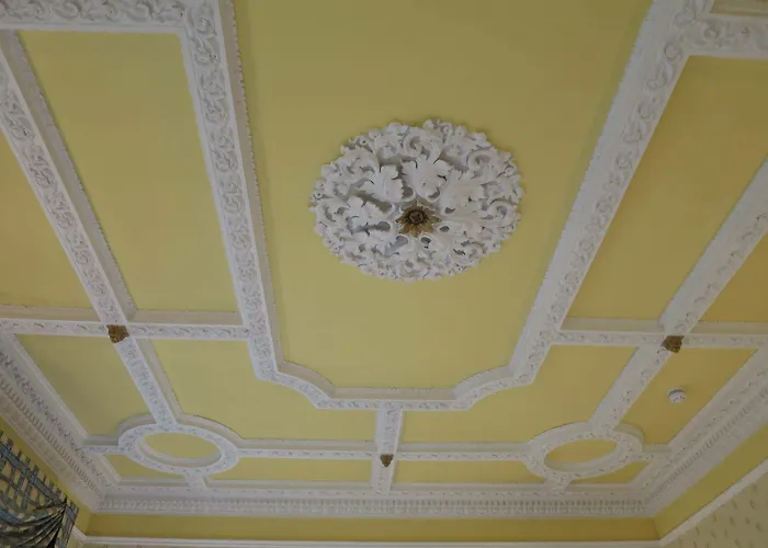 Konukevi Thornfield Guest 3*