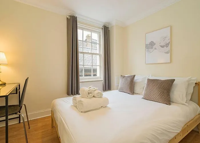 2br Grassmarket With Castle View Edinburgh