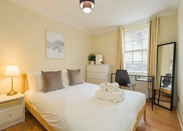 2br Grassmarket With Castle View