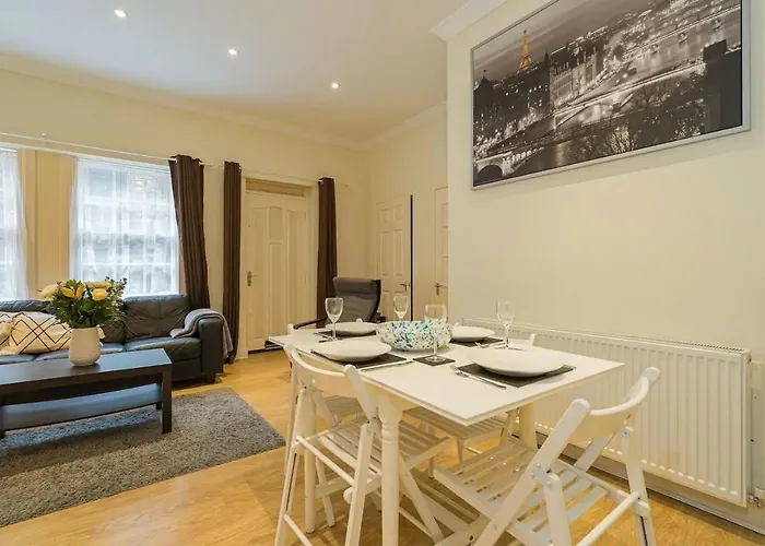 2br Grassmarket With Castle View Edinburgh