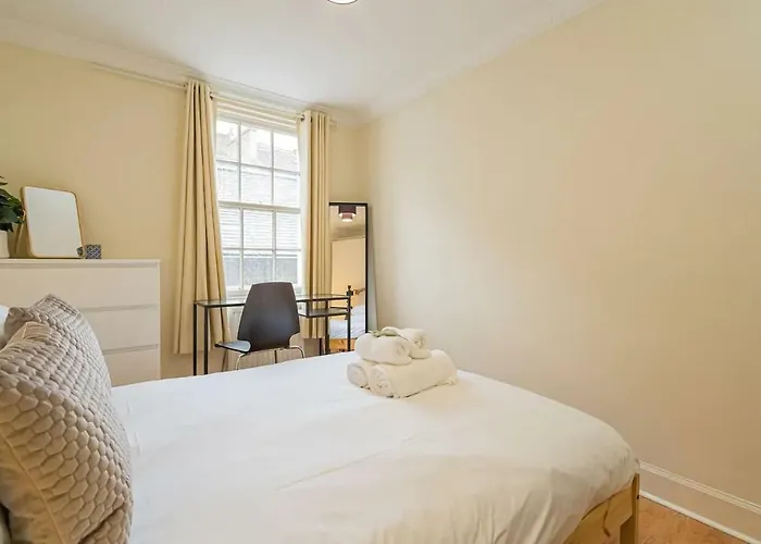 2br Grassmarket With Castle View