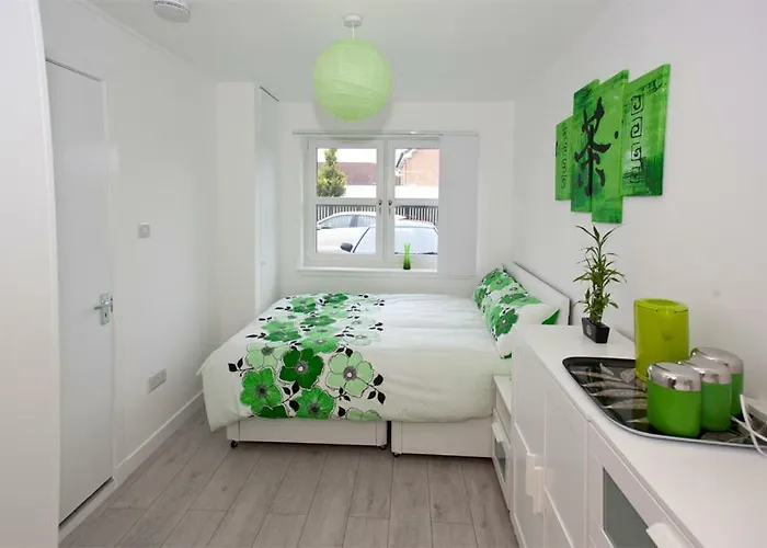 Gala - Free Parking Homestay