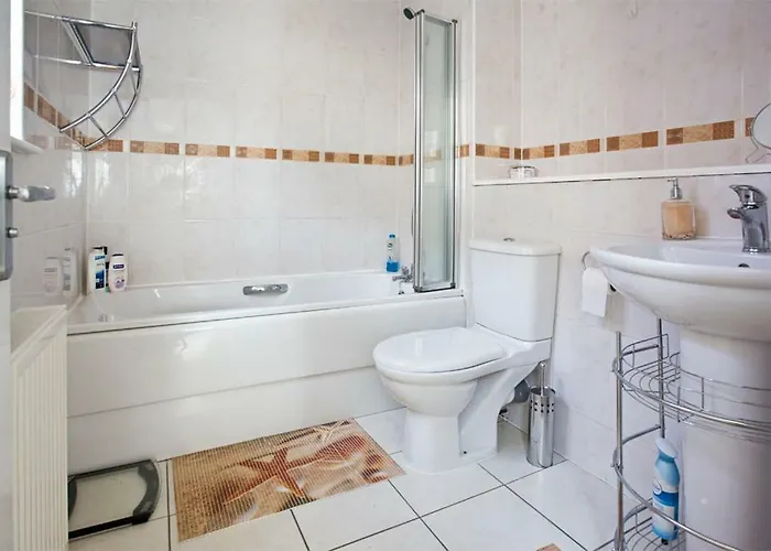 Gala - Free Parking Homestay