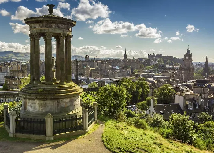 Cozy With Character Vibrant Style Flat At Leith Links Park Apartment Edinburgh
