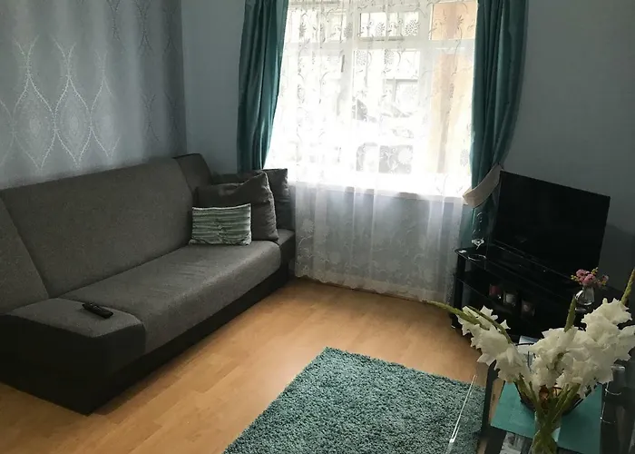 Modern 2 Bedroom דירה *