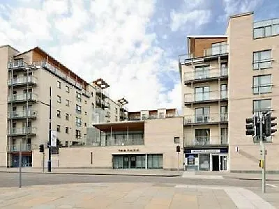 Holyrood With Parking & Lift Access * Edinburgh