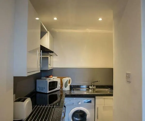 Stylish - Near Haymarket, Walk To Castle And Princes Street דירה *