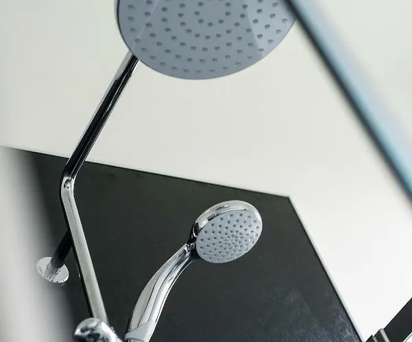 The Roseburn דירה