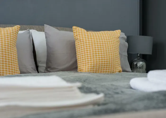 The Roseburn דירה