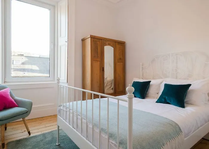 Historic 1890s Turned Relaxing Retreat * Edinburgh
