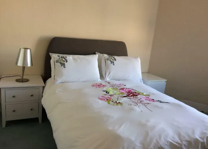 Royal Mile 3rd Floor No Lift