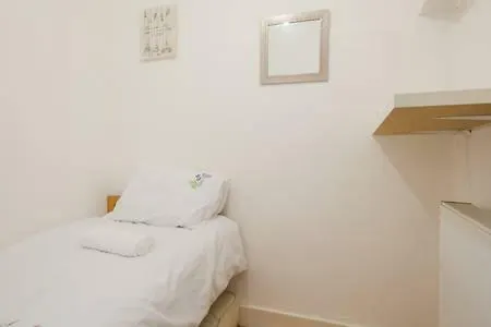 Watson Crescent شقة