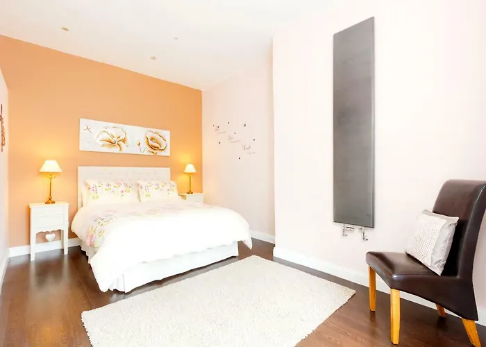 Near Centre Luxury Apartment *