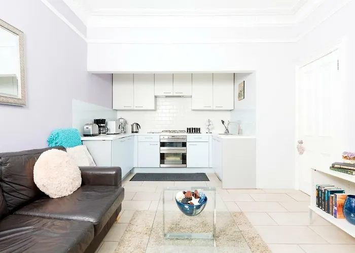 Near Centre Luxury Apartment Edinburgh