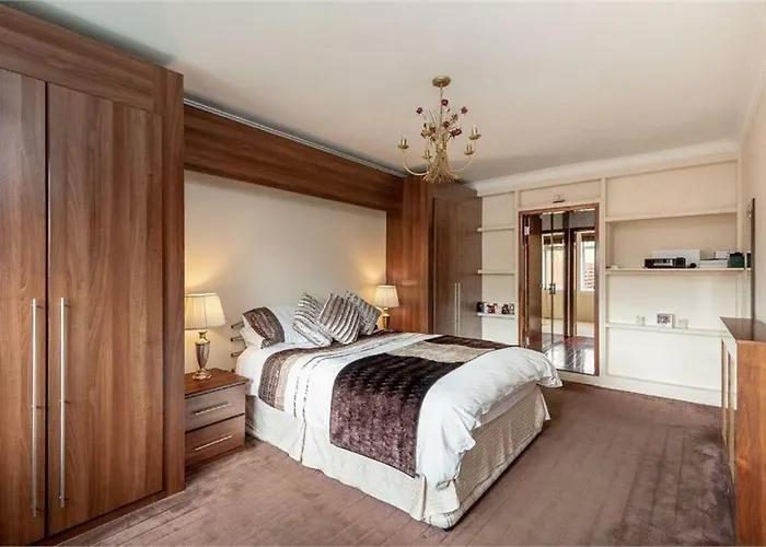 Vendégház Hillhouse 3*