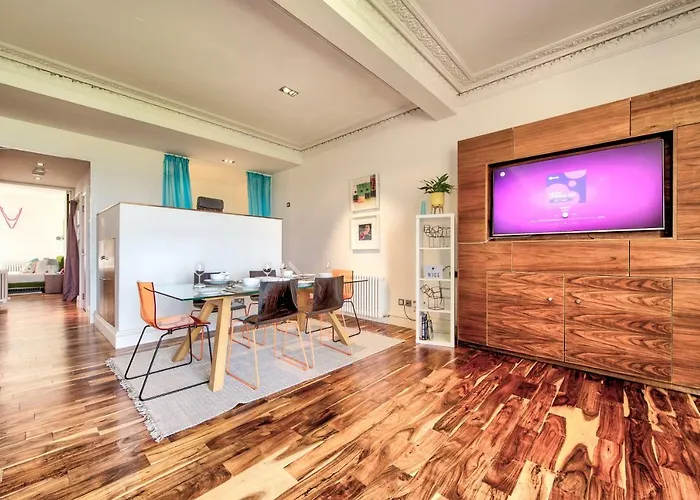 Modern Flat With Fantastic Views By The Royal Mile *
