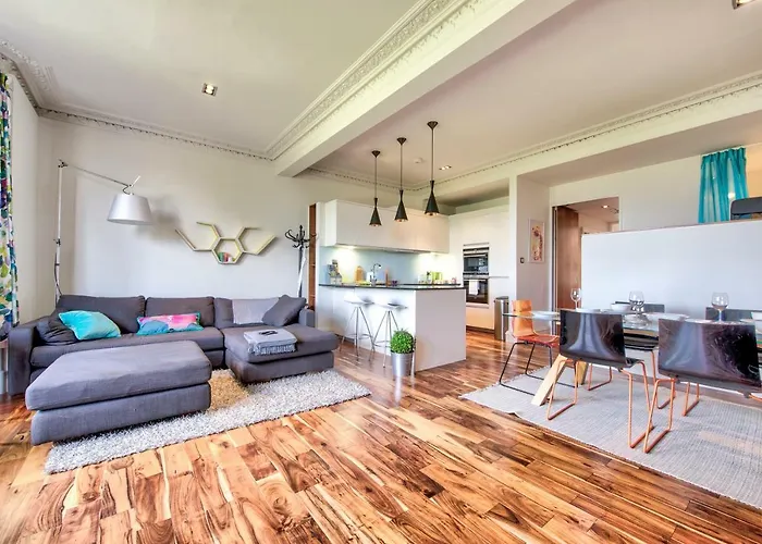 Modern Flat With Fantastic Views By The Royal Mile