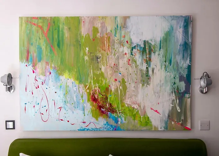 Modern Flat With Fantastic Views By The Royal Mile