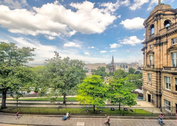 Modern Flat With Fantastic Views By The Royal Mile דירה *