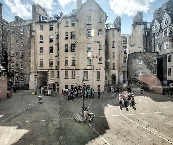 Modern Flat With Fantastic Views By The Royal Mile * אדינבורו