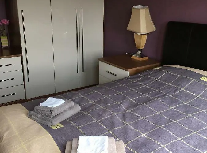 Hillhouse 3* Edimburgo