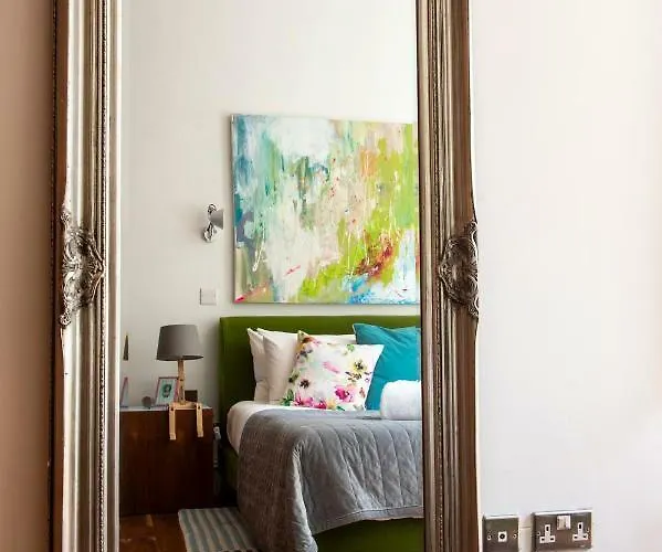 דירה Modern Flat With Fantastic Views By The Royal Mile אדינבורו