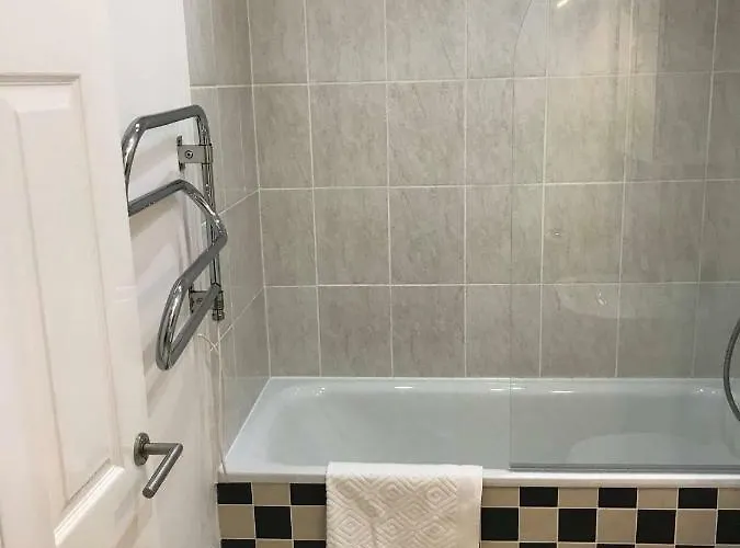 דירה In With Great View On Castle אדינבורו